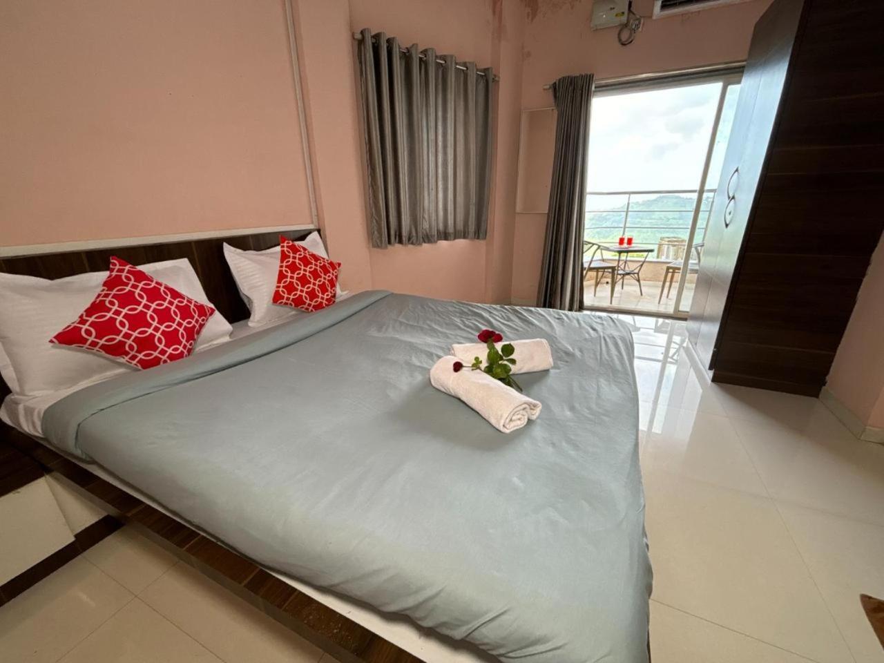 Hillview Rooms By 29 Bungalow Panchgani Esterno foto